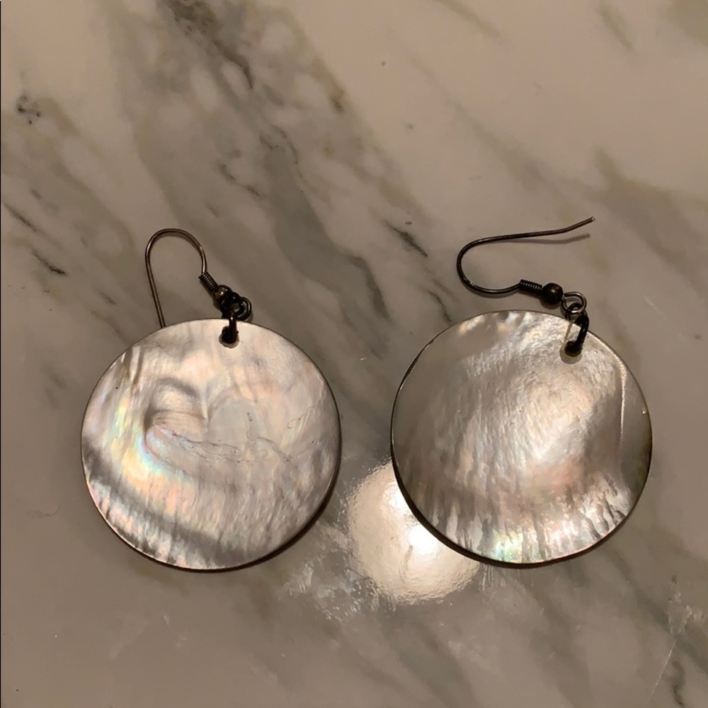 Shell earrings - Picture 2 of 2